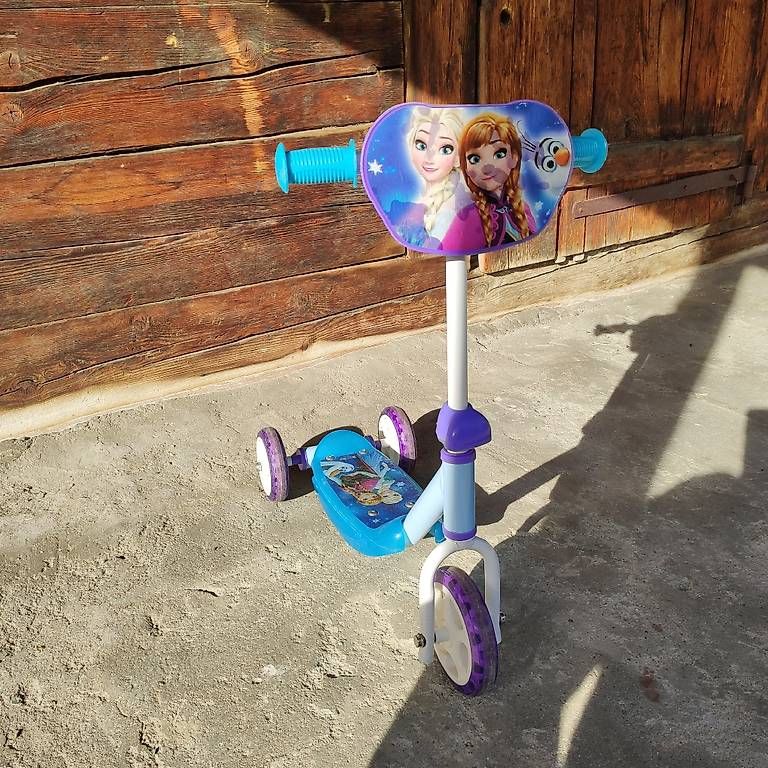 Scooters: Elsa und Anna, Frozen Roller / Scooter – Gebraucht aus Rueras von fscw