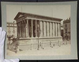 Fotografie Nimes, La Maison Carrée, R