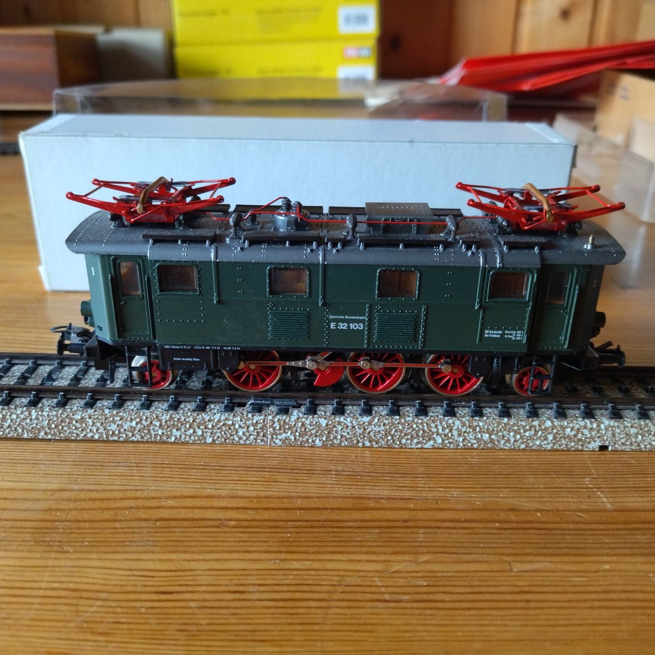 Roco Modellini di ferrovie: Roco Lok E32 103 (838) – Usato da Basel venduto da BeanieUp 1