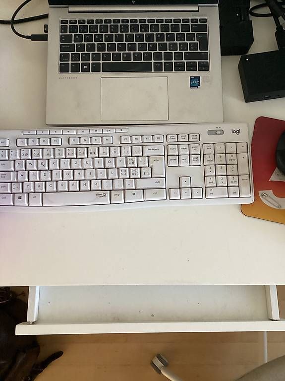 Bureaux: Desk white 140x58x75 – Défectueux à Zollikerberg par lor_5ywx 2