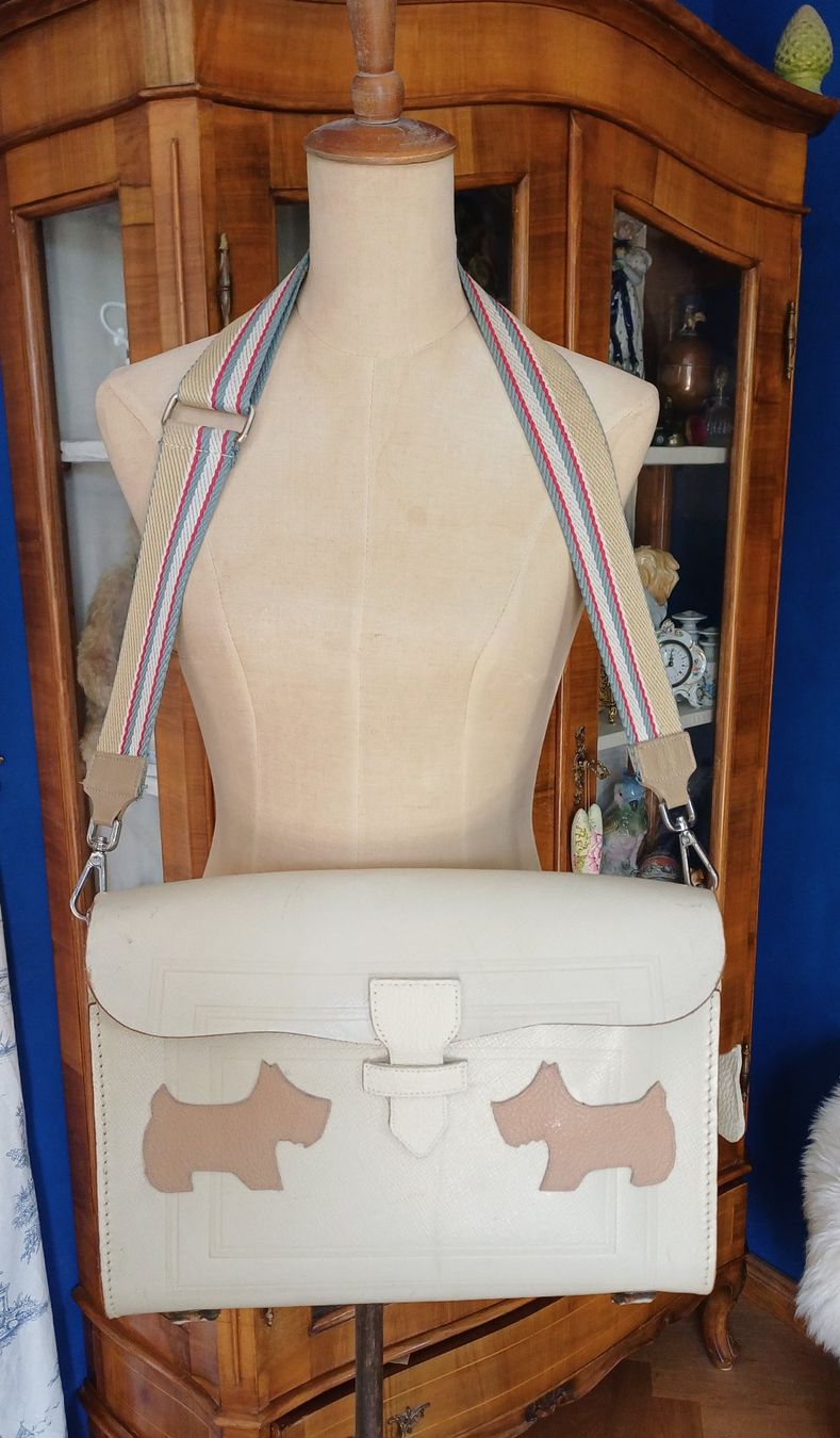 Borse: Upcycling Messenger "alte Kinderschultasche" Leder – Usato da Romanshorn venduto da Hanibal424 1