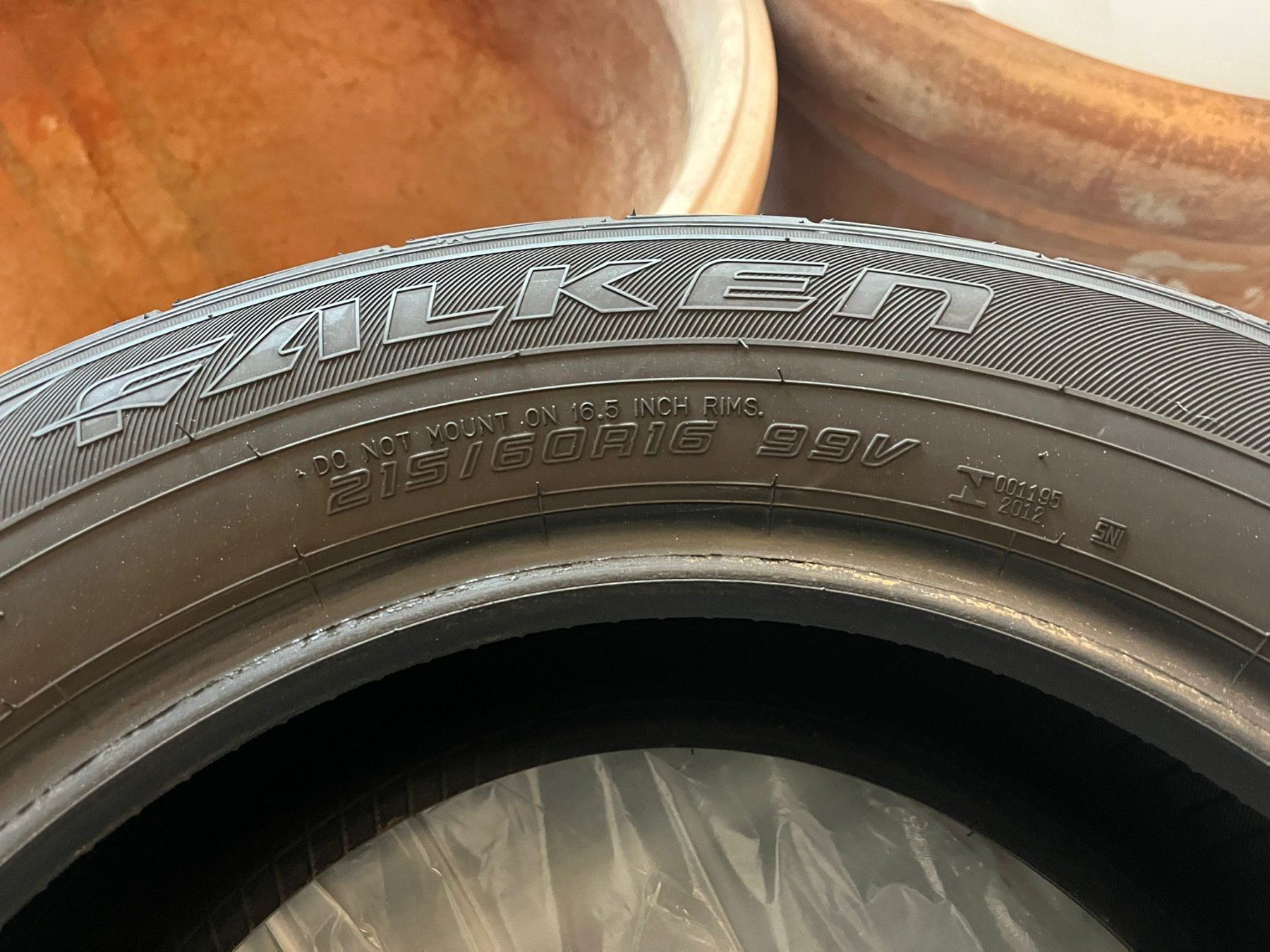 Volkswagen Pneumatici & Ruote complete: Sommerpneu VW Passat B8 Kombi – Usato da Bülach venduto da LU213 1