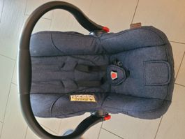 Babyschale (Kindersitz) mit Isofix Basis - guter Zustand