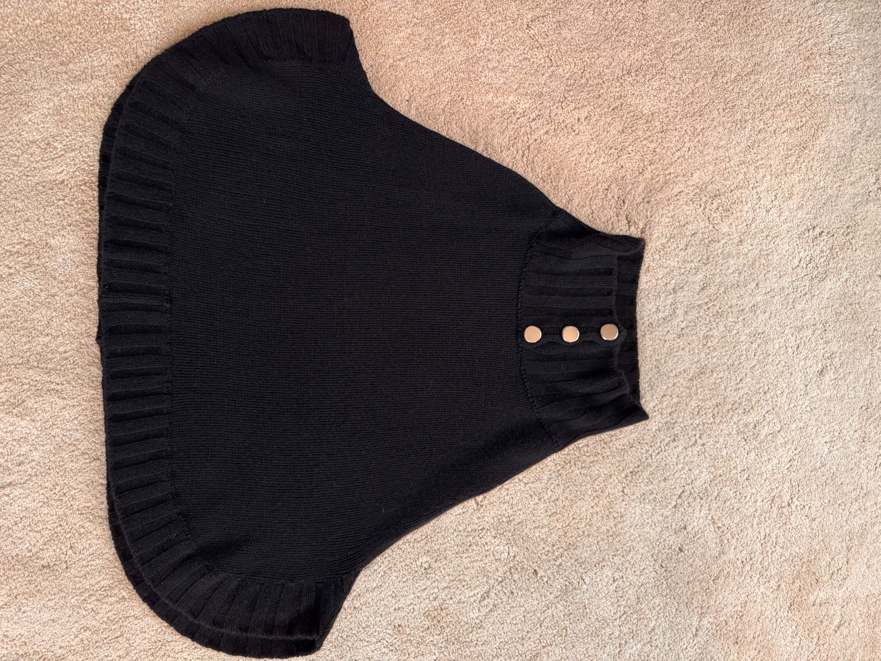 Altro in Moda donna: Weiches Cape/Poncho in schwarz (S/M) – Usato da Meilen venduto da Antete