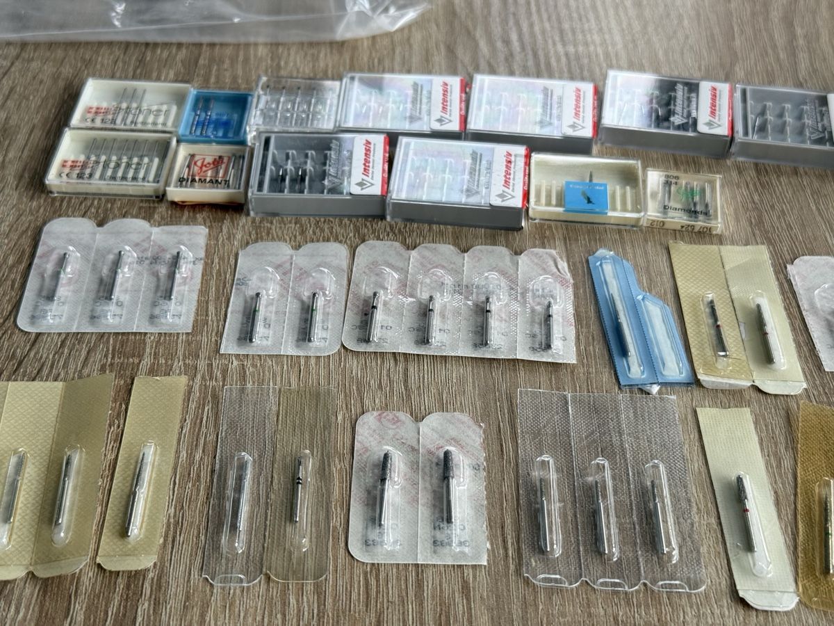 Attrezzature mediche: FG Diamantbohrer Zahnmedizin – Usato da Opfikon venduto da na0_rrc8 3