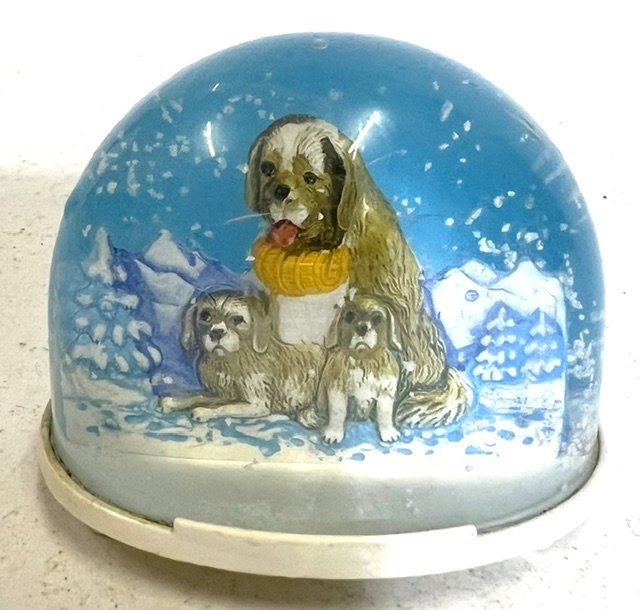 Tutte le decorazioni: Schneekugel Bernhardiner Hund mit 2 Jungen – Usato da Zürich venduto da gigimai67
