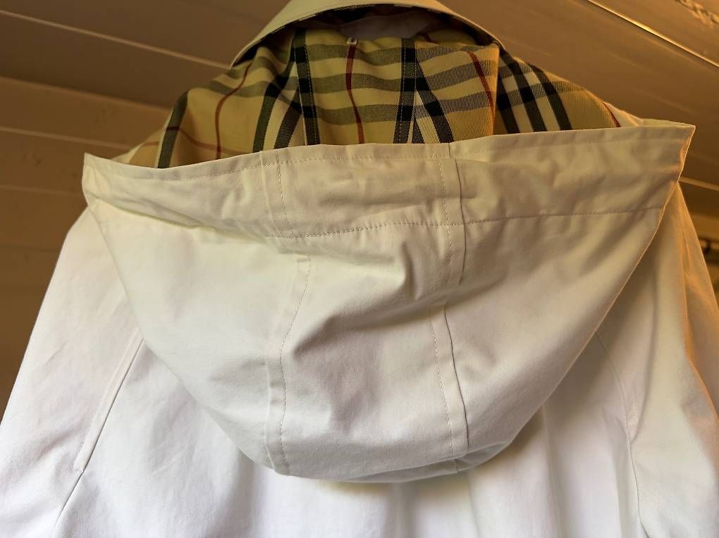 Manteaux: Burberry Parka weiss, Original  – D'occasion à Horgen par Edeka50 1