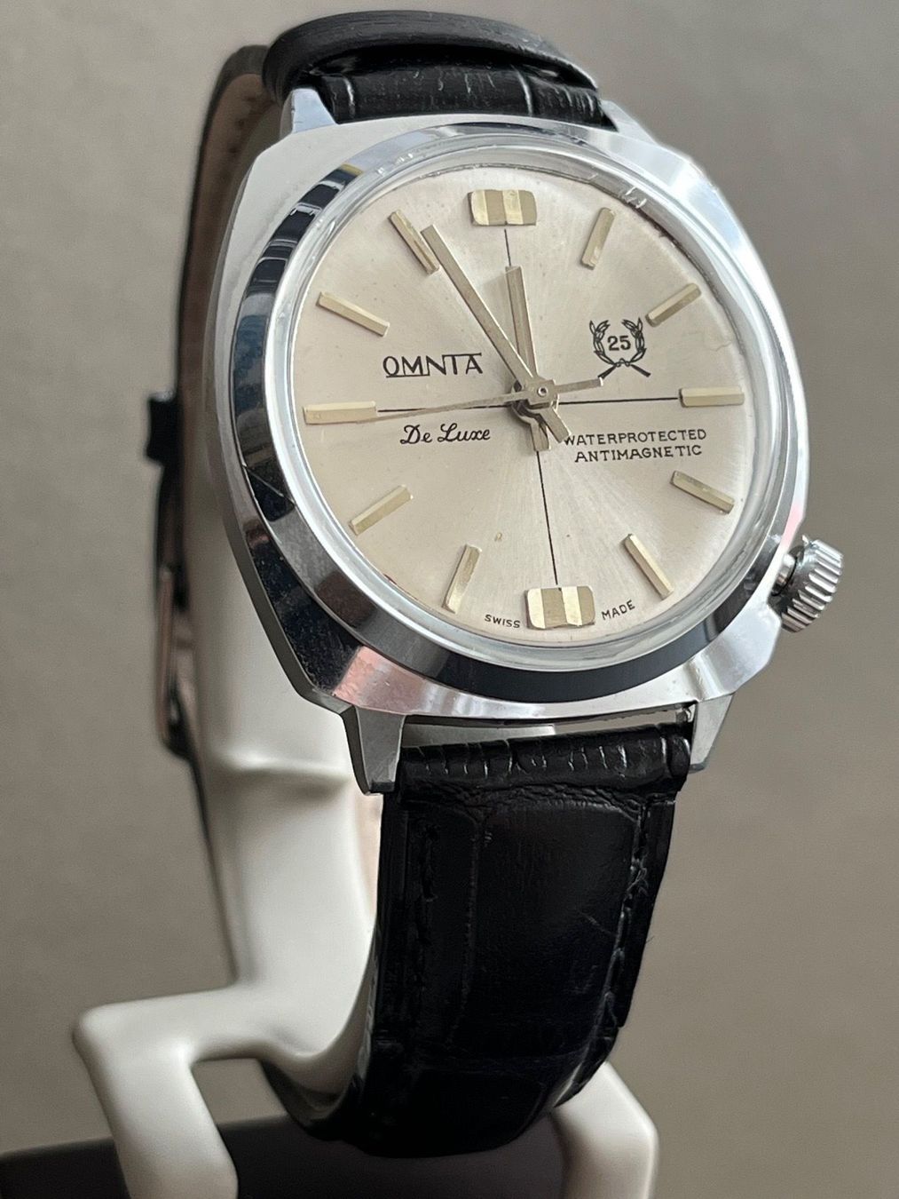 Orologi: Omnia Watch – Usato da Zollikofen venduto da Comcast 8