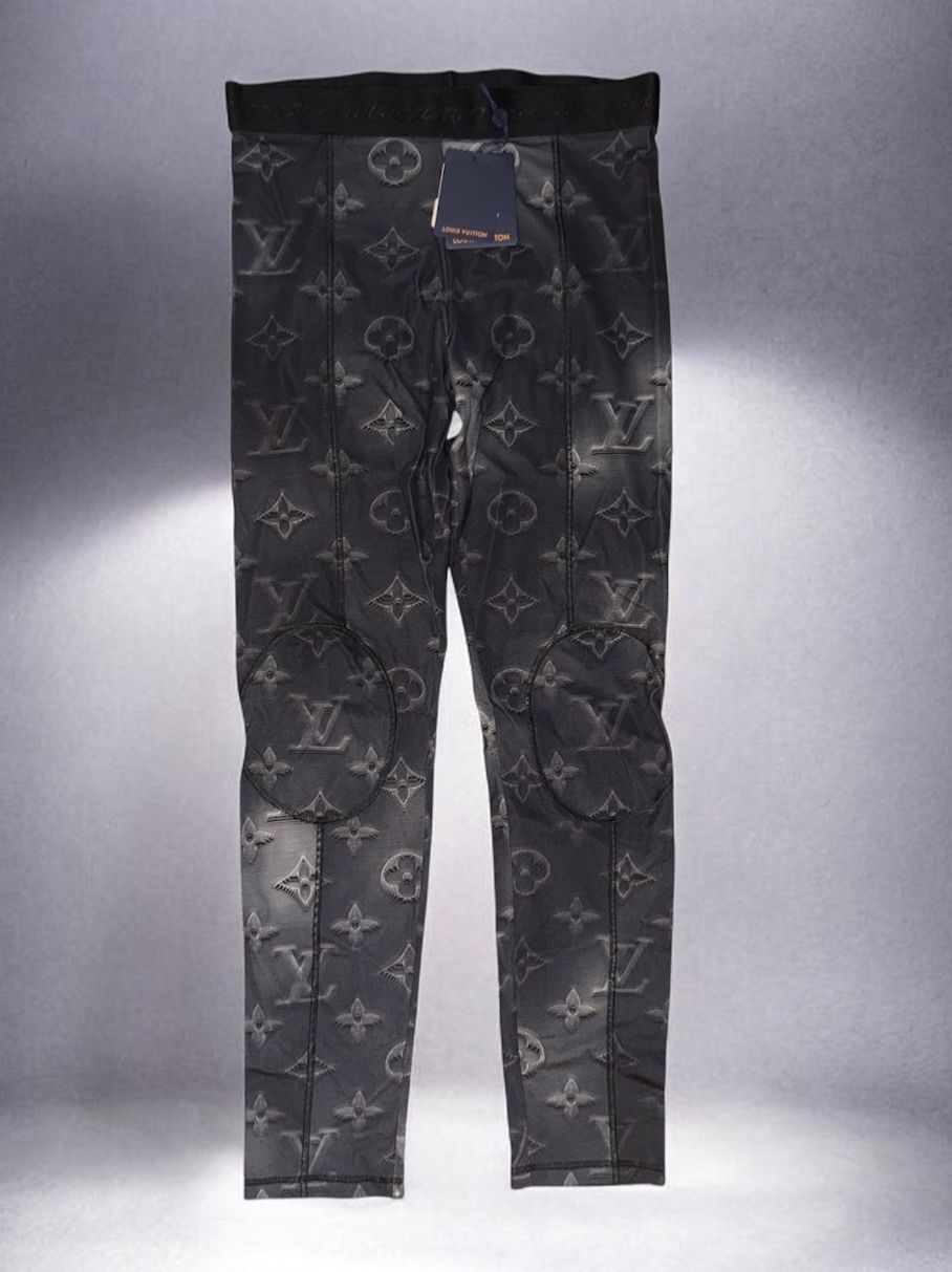 Louis Vuitton Pantaloni: Louis Vuitton Leggings – Usato da Spreitenbach venduto da hades448