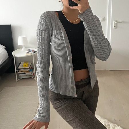 Grauer Strick-Cardigan, Grösse S, ideal für der herbst