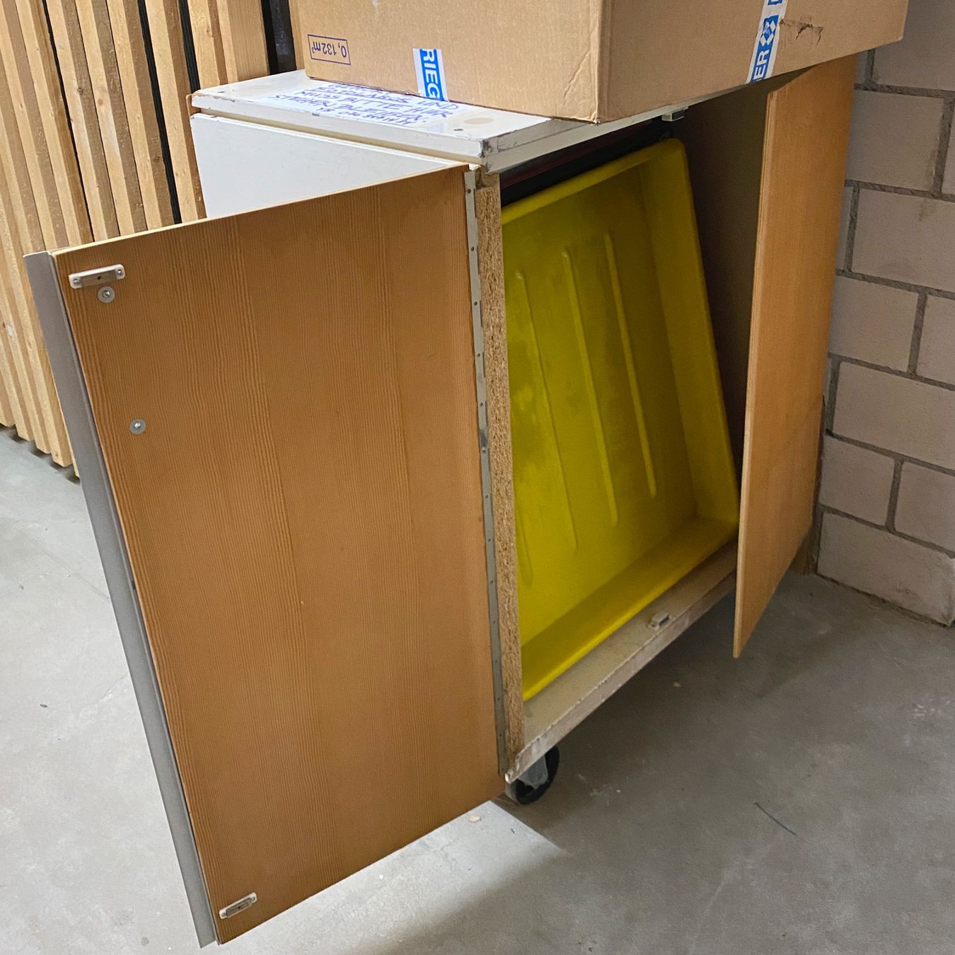 Laboratorio & Camera oscura: Rollkasten aus Fotolabor – Usato da Zürich venduto da Deifi 2