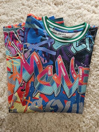 Tshirt mit Graffiti-Aufdruck Gr.L