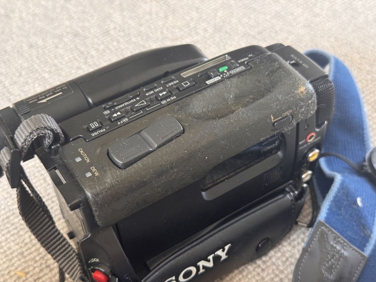 Sony Videocamere: Sony CCD-TR75E PAL (Video 8) Kamera – Usato da Basel venduto da spassbremse 3