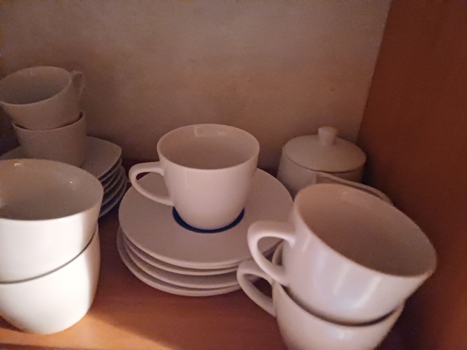 Ikea Set di piatti: IKEA Geschirrset – Usato da Windlach venduto da lanuj 3