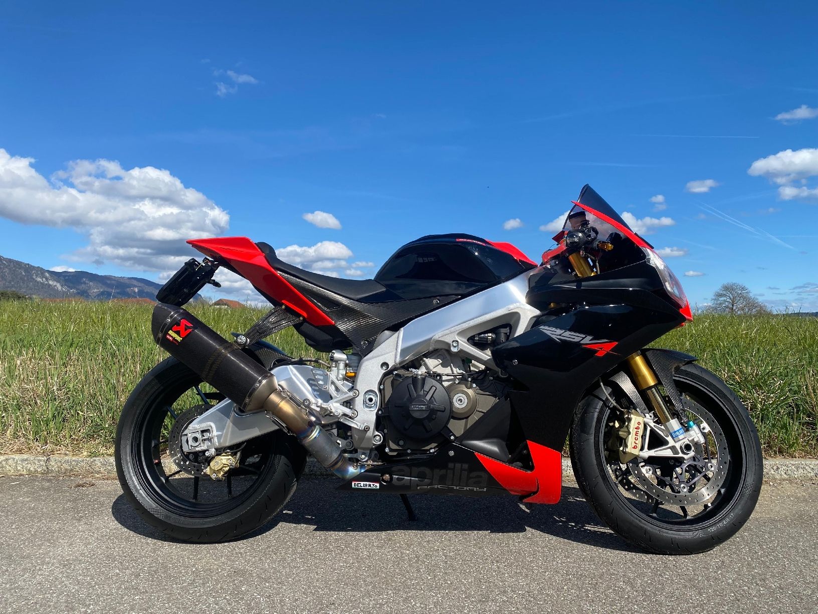 Aprilia Strada: Aprilia RSV4 Factory 2010 – Usato da Worben venduto da Liviogeelhaar