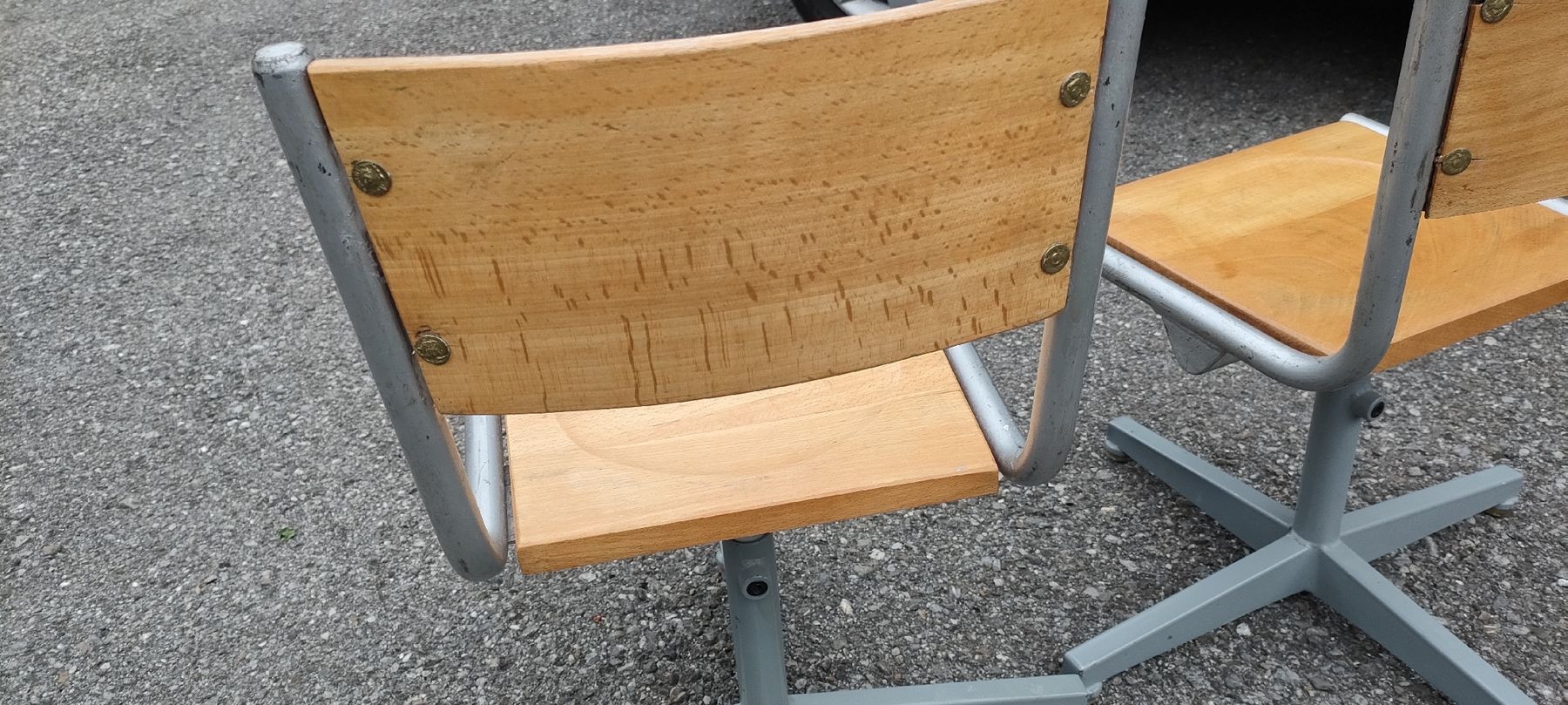 Embru Stühle: 2 chaises d école vintage – Gebraucht aus Riaz von Tobydesmonts 2