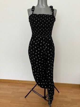 Combi d'été noire à fleurs, taille M parfait état!