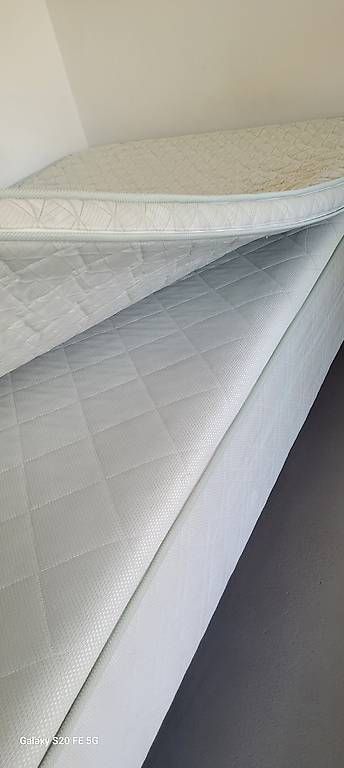 Letti:  Bett 120×200  mit Topper – Usato da bellmund venduto da aapeli