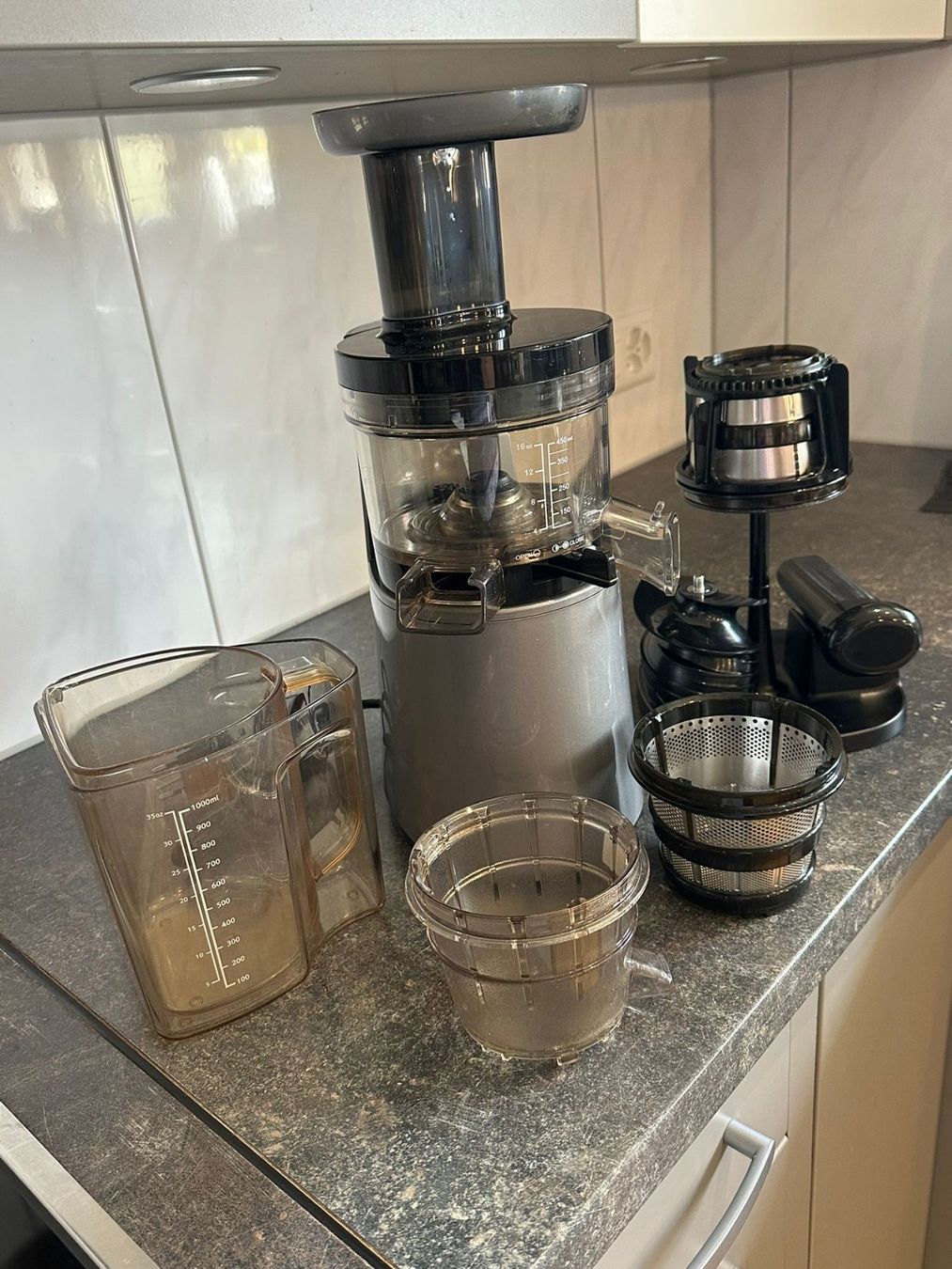 Hurom Elettrodomestici da cucina: Hurom  H-AA Entsafter – Usato da Bern venduto da Buybest24