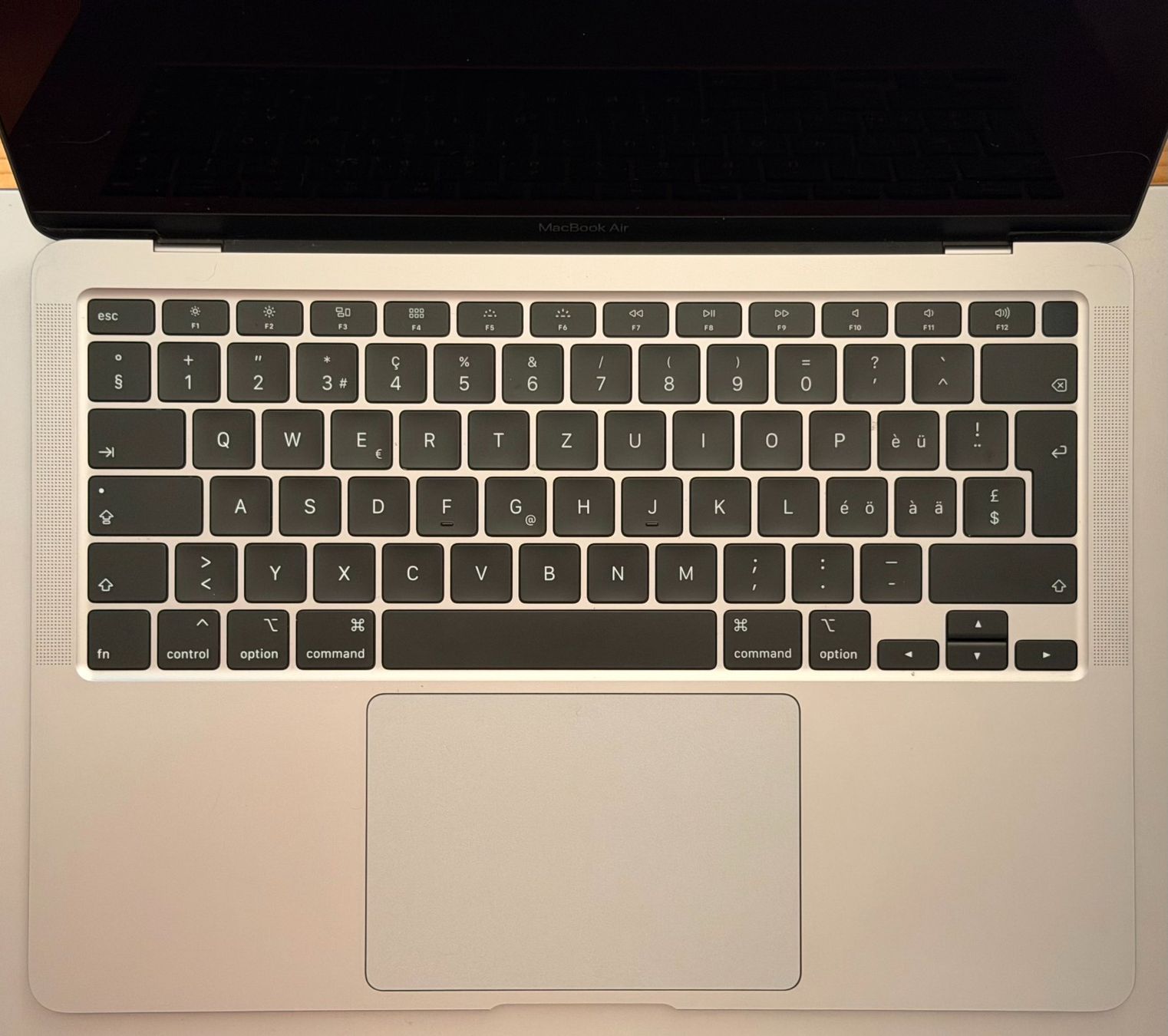 Apple Notebook: MacBook Air 13" 2020 Intel Core i7 | 16 GB RAM | 2 TB SSD – Usato da Zürich venduto da Roksan 2