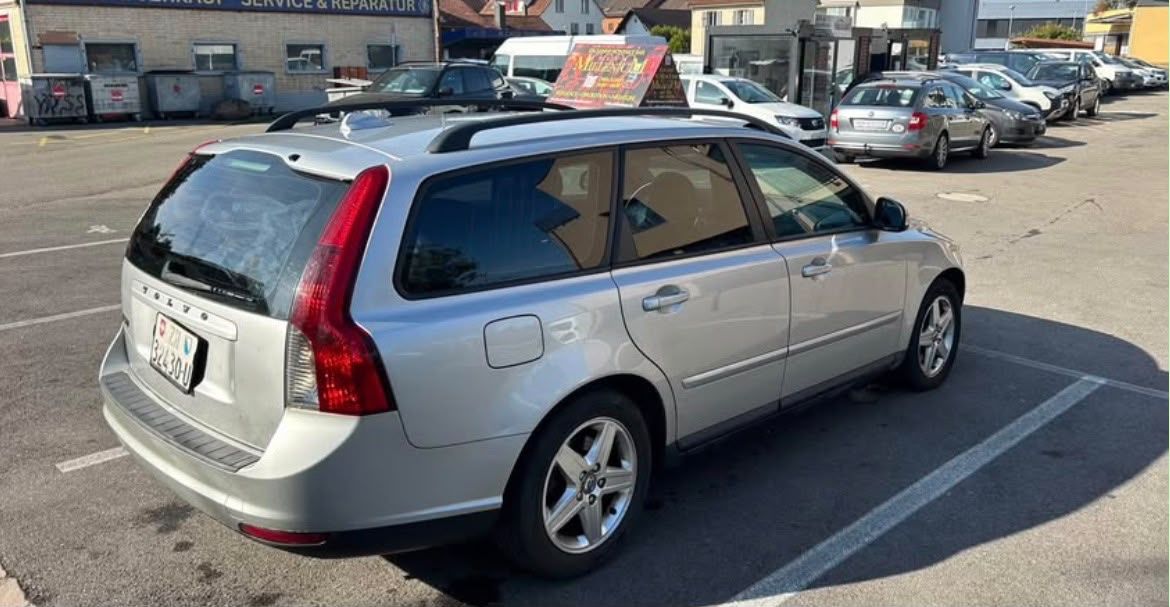 Volvo Automobili: Volvo V50 2.0D   AB MFK! – Usato da Fehraltorf venduto da bri_m65j 3