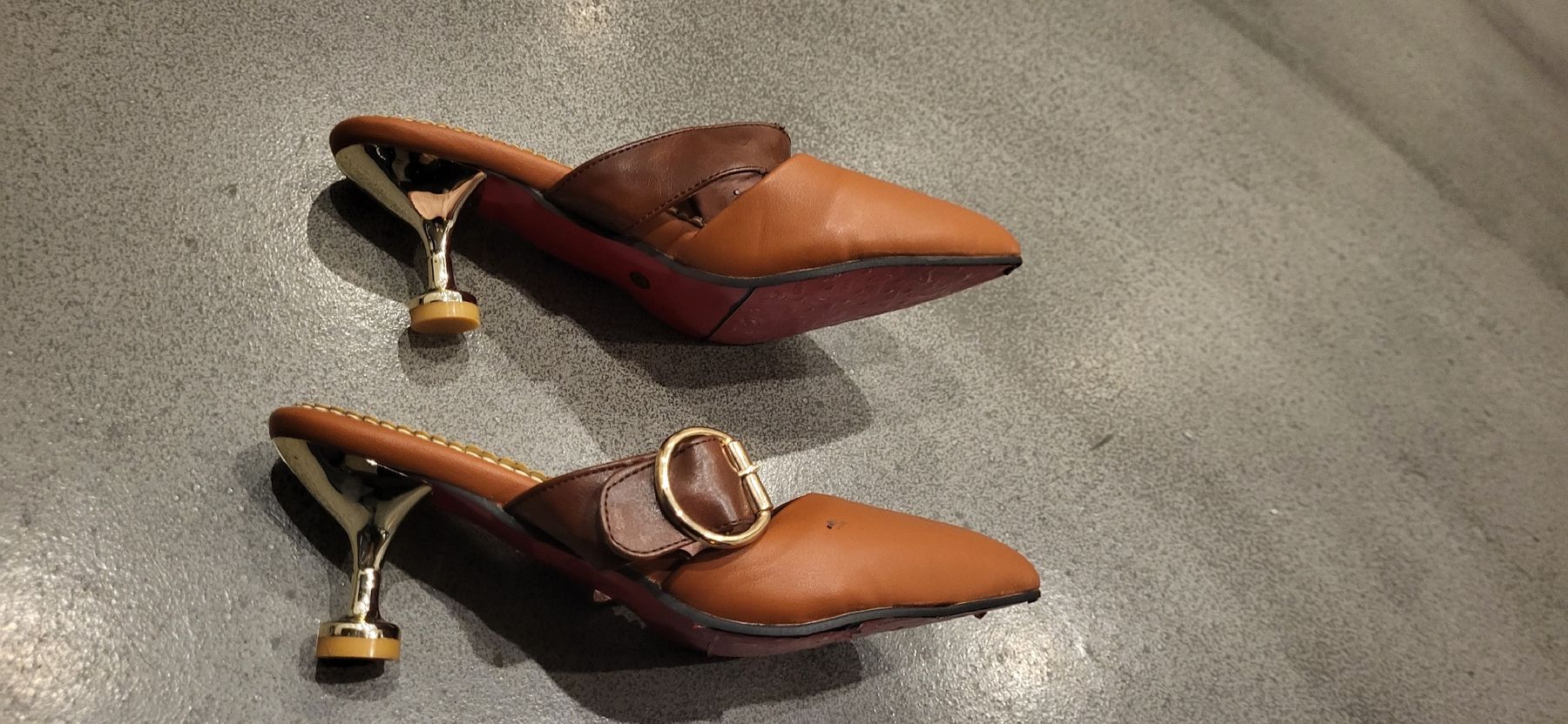 Scarpe da donna: Jingpin Gr 36 – Usato da Kaisten venduto da Ciccr 1