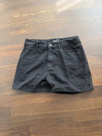 Tolle ONLY Jeans Shorts - schwarz - S