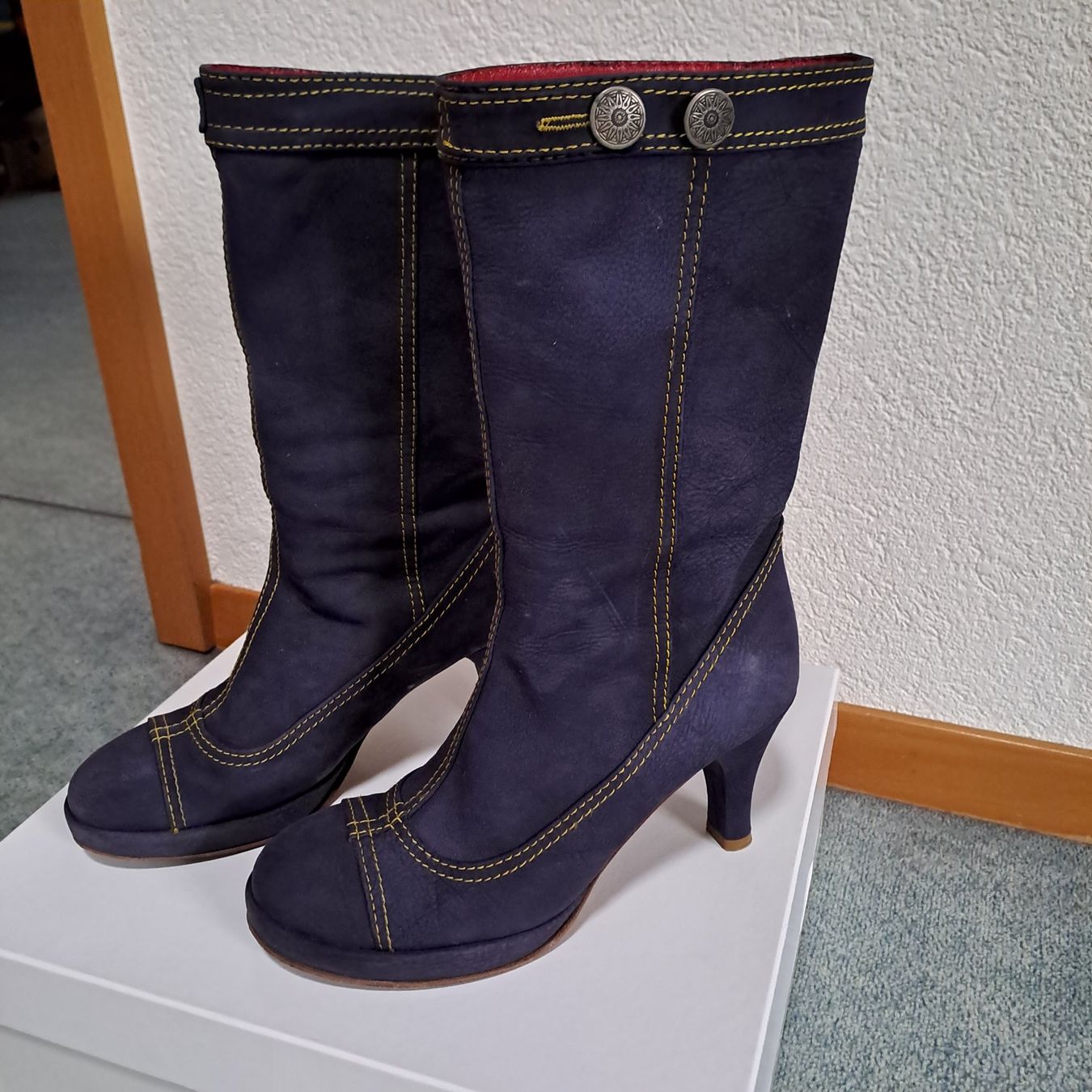 Damenschuhe: Winter Stiefel Gr. 38, violet, NP 279.-- – Gebraucht aus Frauenfeld von Andadaa