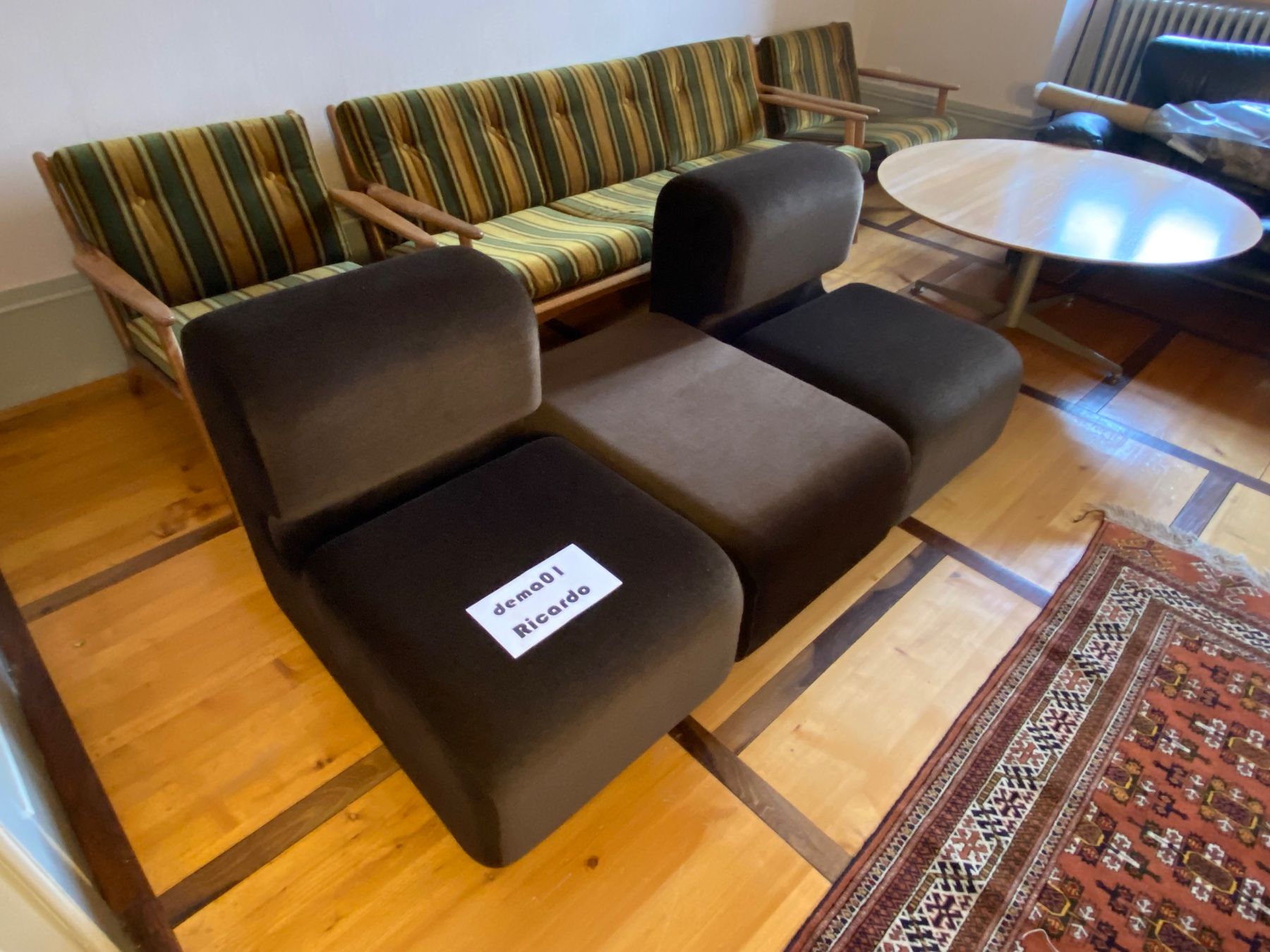 Fauteuils: Superbe ensemble canapé / fauteuils années 70 – D'occasion à Longirod par dema01