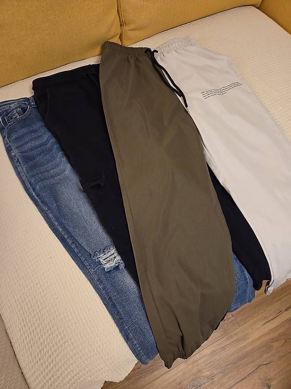 Pantaloni: 3er Hosen Set XS-S gemischt – Usato da Winterthur venduto da Janine18 3
