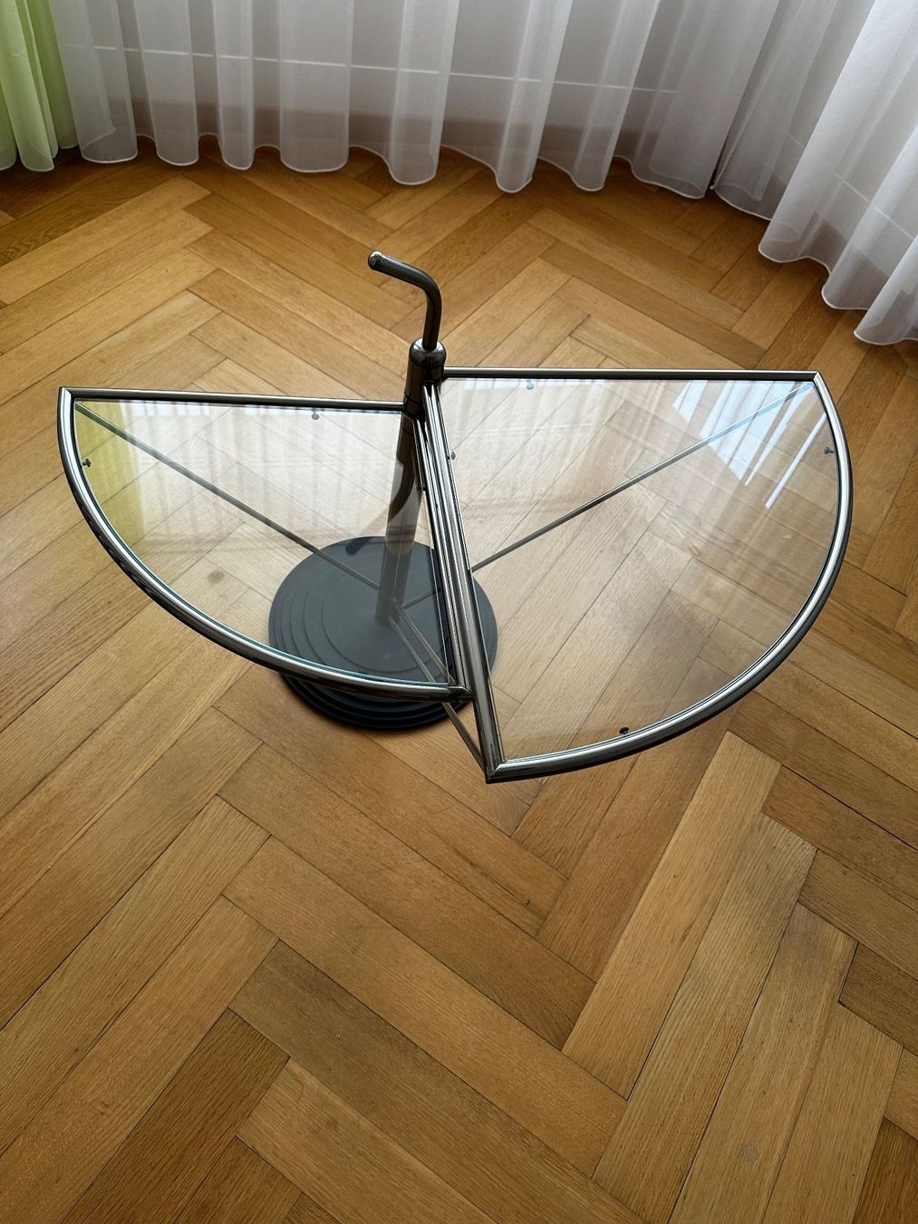 Tavoli: Designer Tisch Ombrello. – Usato da Thun venduto da Eugen 1