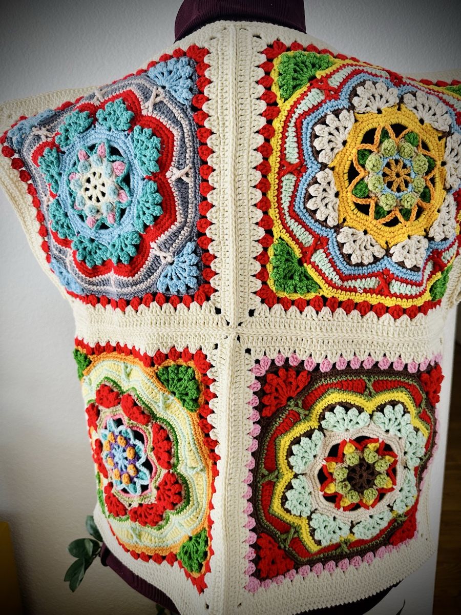 Gilets & Westen: Handgestrickte Weste/Gilet – Neu und originalverpackt aus Erlinsbach SO von dikaan 3