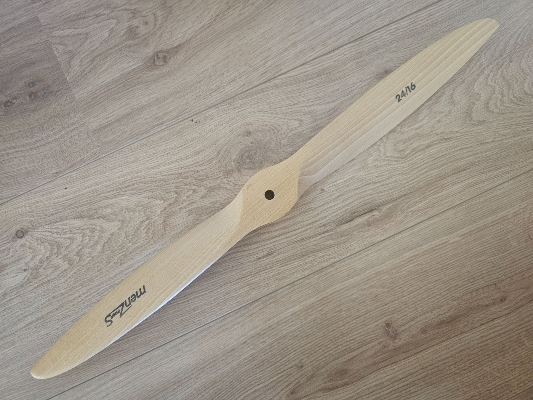 Modellismo RC: Helice 24/16 bois Menz – Usato da Yvonand venduto da Li_poch