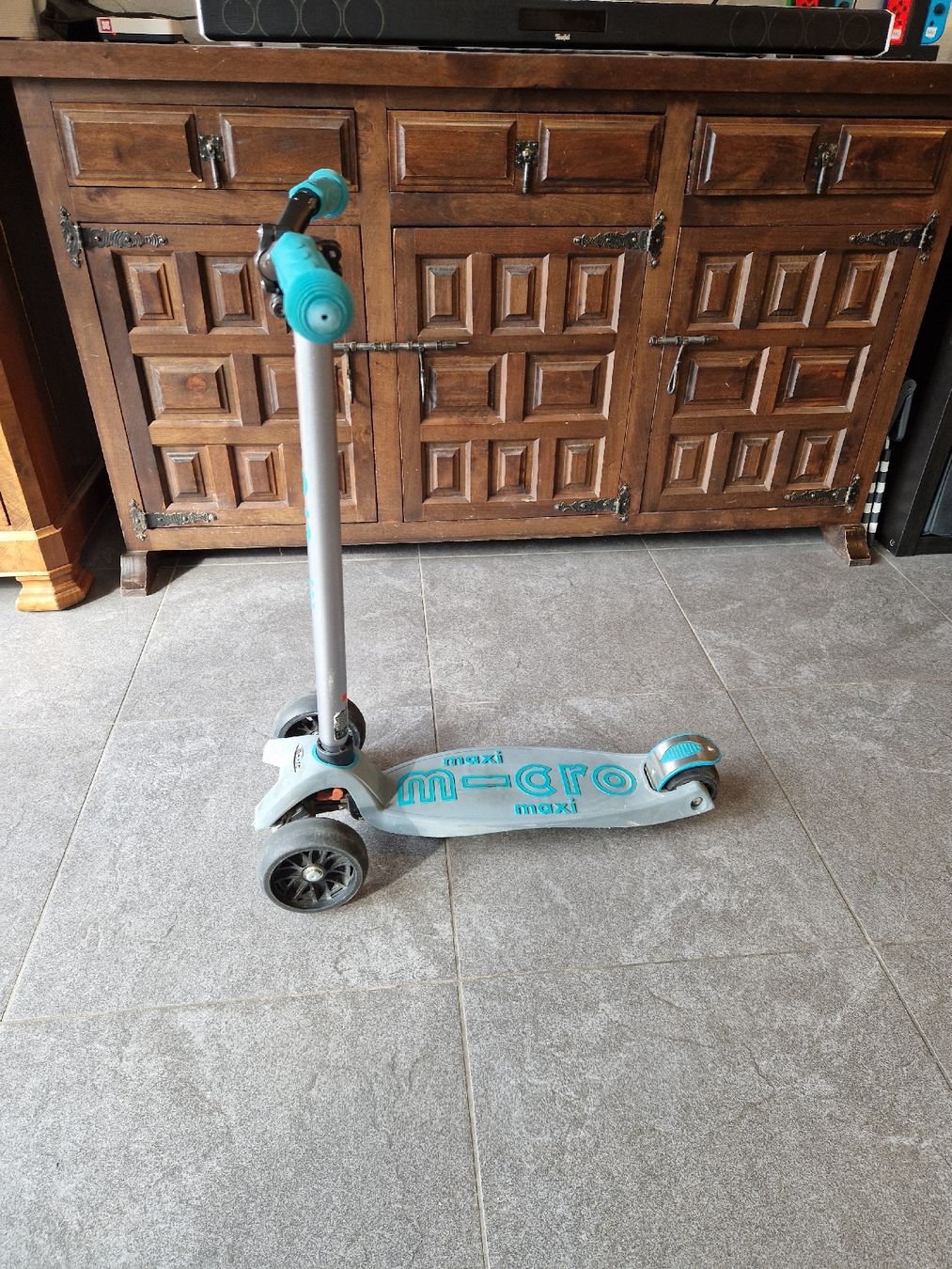 Micro Kickboard: Microscooter Maxi Pro – Usato da Neftenbach venduto da luisrego