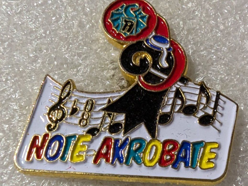 Placchette & Badge: Ansteckpin 207: Note Akrobate – Usato da Oppligen venduto da Pin-Fall-Shop