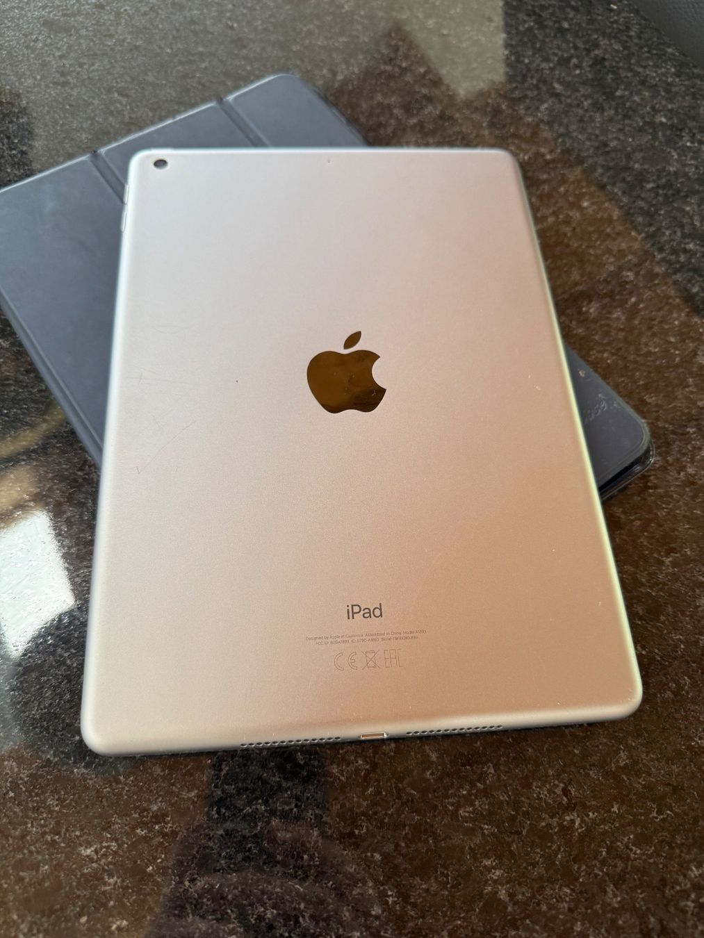 Apple Tablet PC: iPad 6. Generation 32GB WiFi – Usato da Birmensdorf ZH venduto da Schliffi9 2