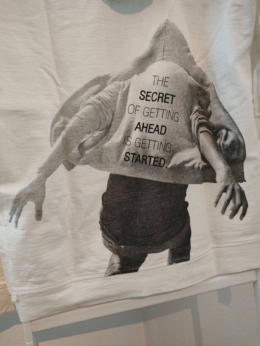 Pullover & Sweatshirts: Wunderschönes Kapuzen Sweatshirt mit Messageprint – Neu (gemäss Beschreibung) aus Dietikon von MJ_Sporting 3