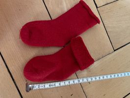 Gr. 15-18 warme Socken Baby rot