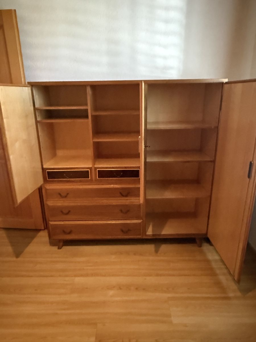 Armadi: Antiker kleiner Holzschrank – Usato da Windisch venduto da _sru_ 1