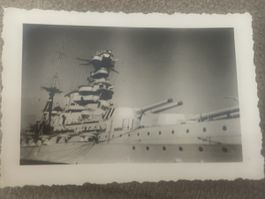 Historisches Foto 8x5cm Schlachtschiff, ca. 1940er Jahre