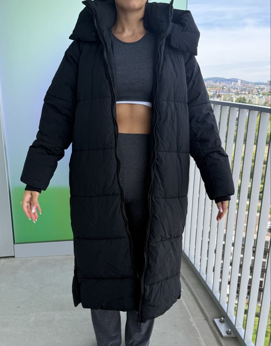 Zara Cappotti: Zara TRF Outerwear extra long puffer jacket black – Usato da Dübendorf venduto da ReLoved_Fashion_ZH