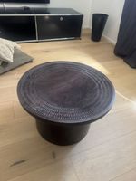 Runder Couchtisch aus Massivholz in sehr gutem Zustand