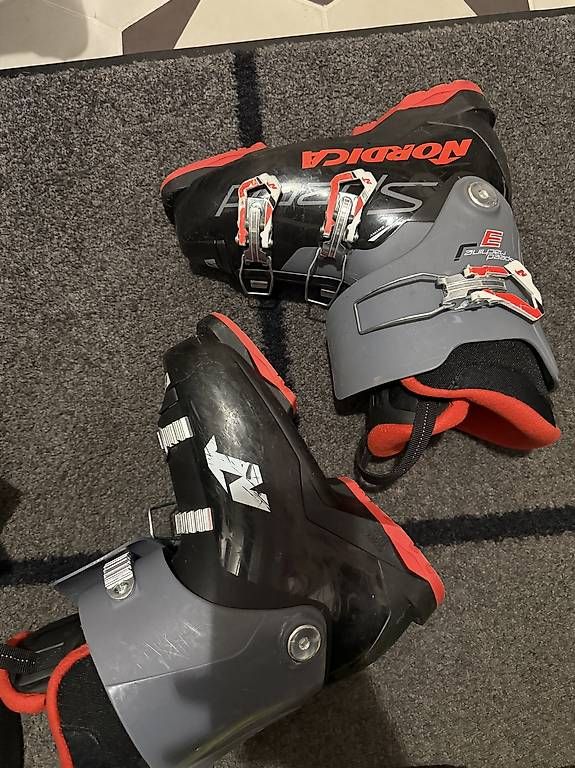 Scarpe da uomo: Skischuh 24.5 Nordica – Usato da Kriens venduto da mic_bv7y