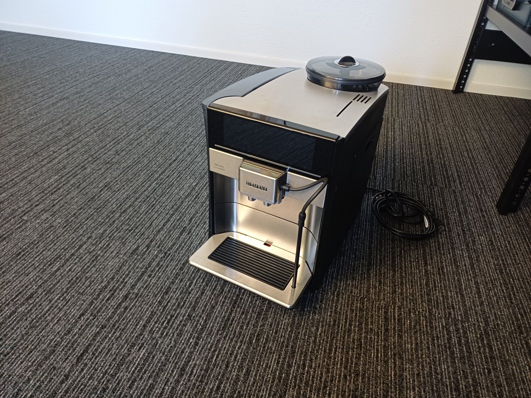 Siemens Kaffeemaschinen & Espressomaschinen: Siemens EQ.4 plus extraKLASSE Kaffeevollautomat – Gebraucht aus Wetzikon ZH von simi-90 2