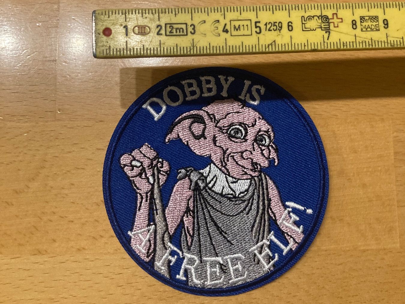 Toppe: Harry Potter Dobby ist ein Free Elf Patch Sticker Aufnäher – Nuovo (secondo la descrizione) da Horn venduto da abutre72