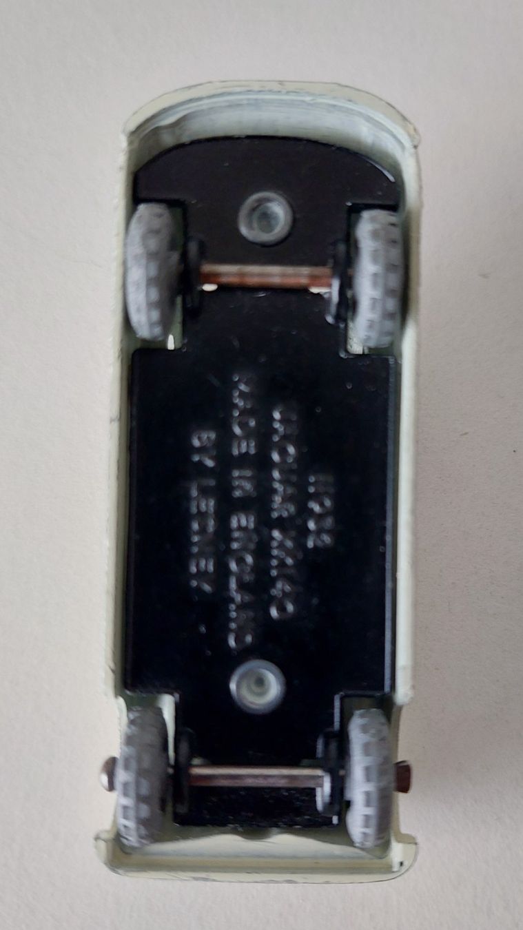 Matchbox Modellini d'auto: Matchbox Lesney Nr. 32A Jaguar AK 140 – Usato da Schenkon venduto da Elbarto007 7