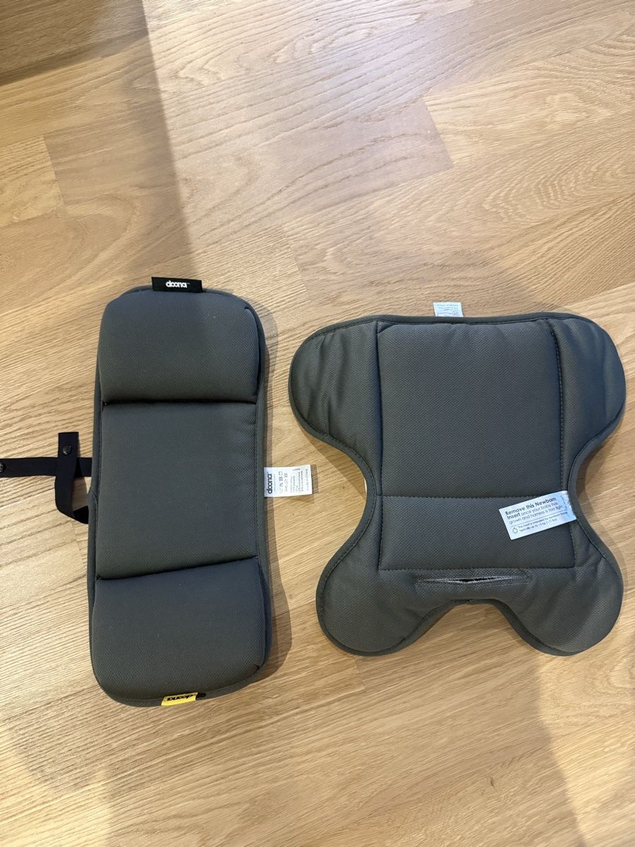Doona Carrozzine: Doona Plus Kindersitz mit Isofix Basis schwarz gebraucht – Nuovo (secondo la descrizione) da Sax venduto da FreakMara 5