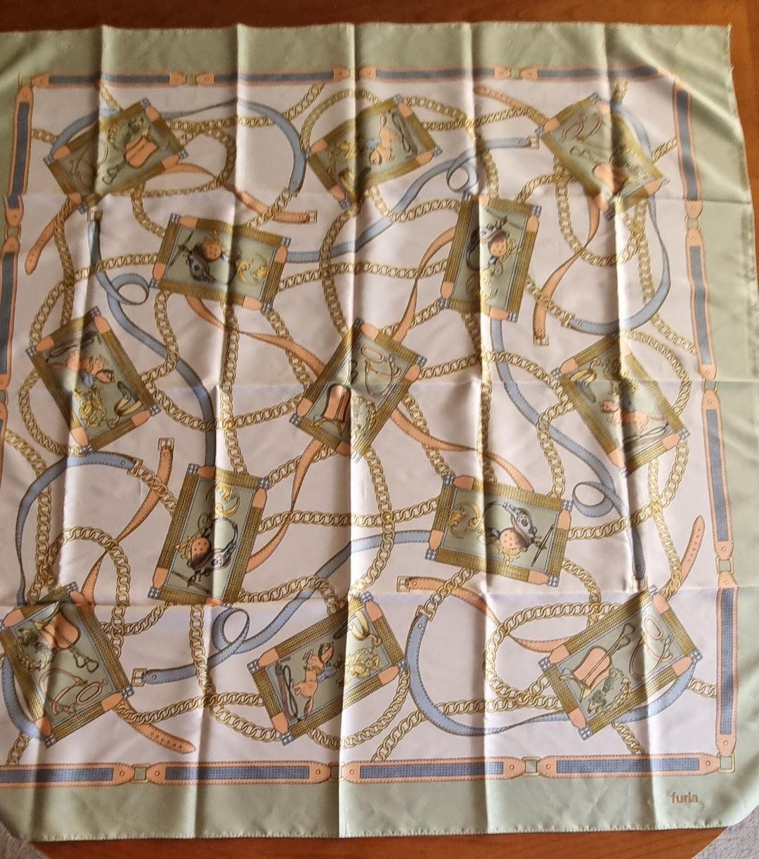 Furla Foulard & Sciarpe: FURLA foulard 83x83 – Nuovo (secondo la descrizione) da Tolochenaz venduto da nieeva 1