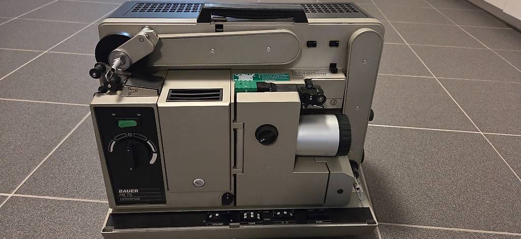 Pellicole: 16mm Filmprojektor von Bauer – Usato da Flums venduto da HAFA-VIDEO