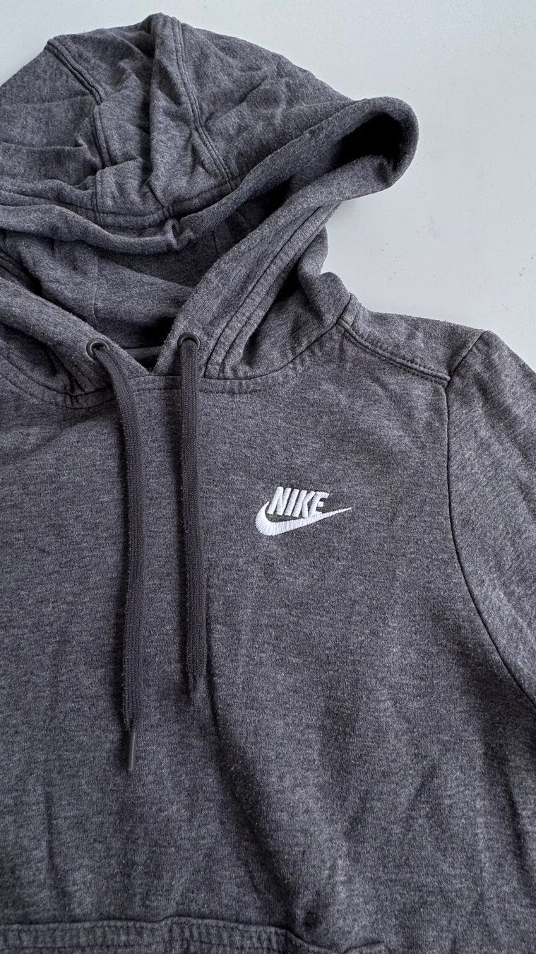 Nike Pulls & Sweat-shirts: Nike Kapuzenpullover grau – D'occasion à Berneck par lif_j9wl 2